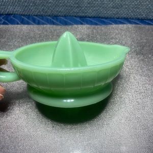 Citrus Juicer Green milk glass